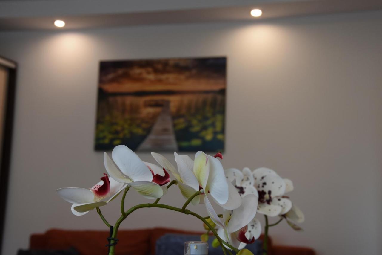 Apartament Centrum - Aleja Swietego Jana Pawla II โควอบเซก ภายนอก รูปภาพ